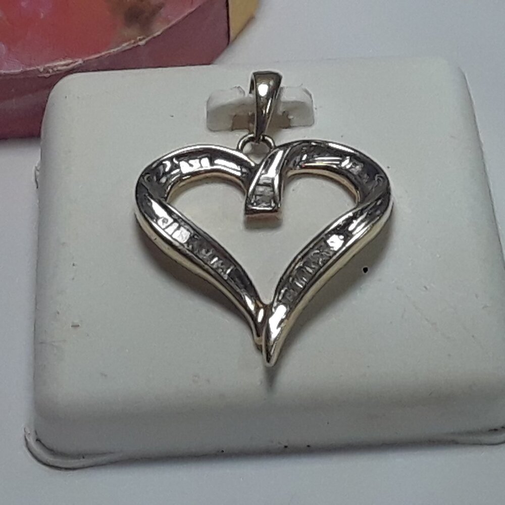 Estate .36ctw Baguette cut Diamond 2Tone 10Kt Gold Fancy Heart Pendant #20302